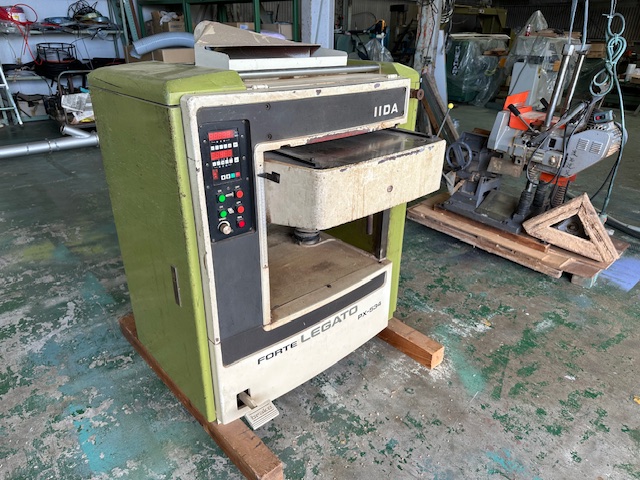 自動一面鉋盤 各種-飯田工業 自動一面鉋盤 | 切削する機械 在庫一覧