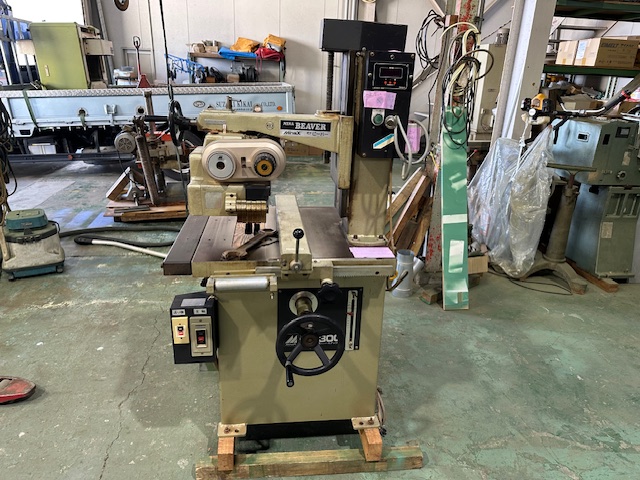 自動ミゾ突丸鋸盤